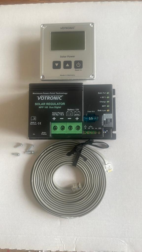 Votronic MPP165 Duo Digital, LCD Zonnecomputer, aansluitkabe, Ophalen of Verzenden, Zo goed als nieuw