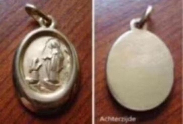 Vergulde Lourdeshanger, Overige materialen, Overige voorstellingen, Verzenden, Zo goed als nieuw