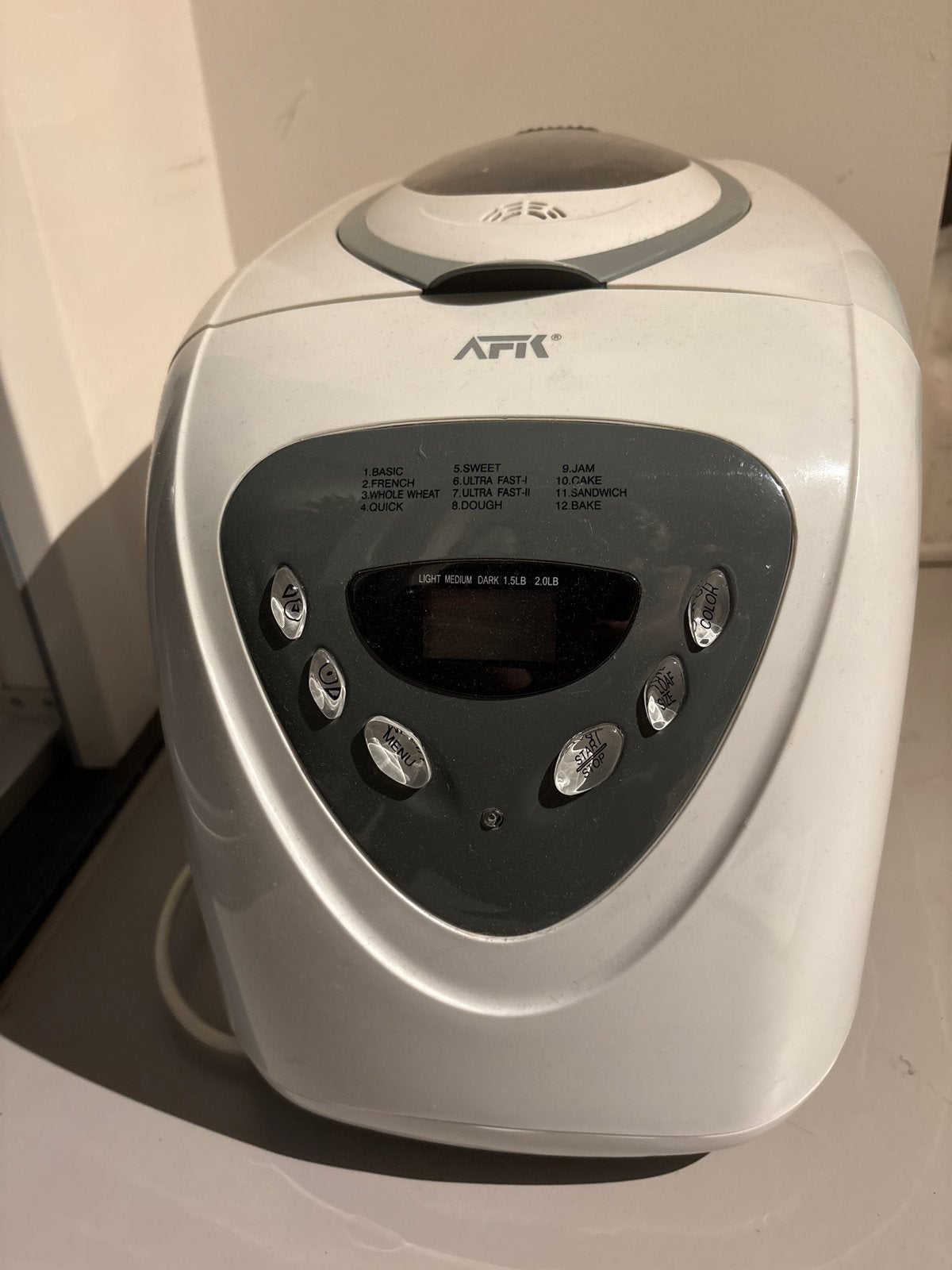 AFK Broodbakmachine BM-2 - Zo goed als nieuw, Meer dan 10 programma's, 800 tot 1200 gram deeg, Zo goed als nieuw, Ophalen