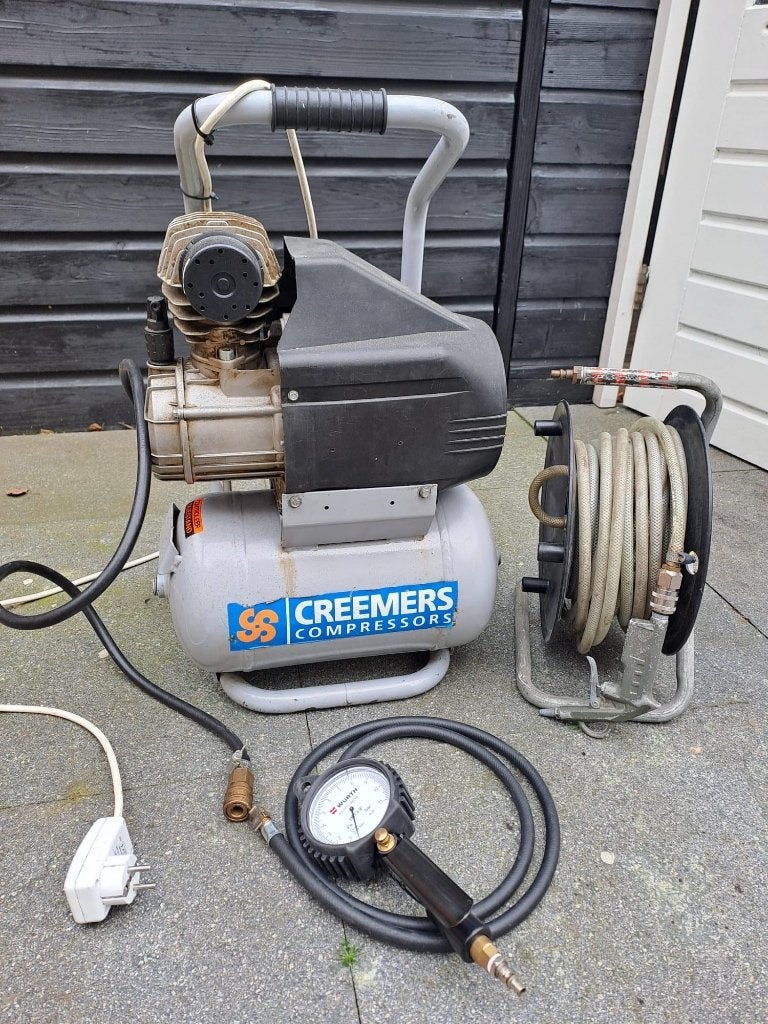 Creemers luchtcompressor met toebehoren, Doe-het-zelf en Verbouw, Compressors, Minder dan 25 liter, Ophalen, Minder dan 200 liter/min