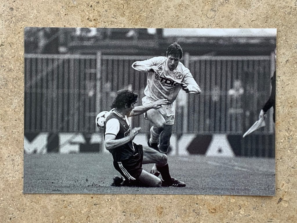 Org z/w foto 20x30 Johan Cruijff + W van Hanegem 28-11-1982, Verzenden, Nieuw, Ajax, Poster, Plaatje of Sticker