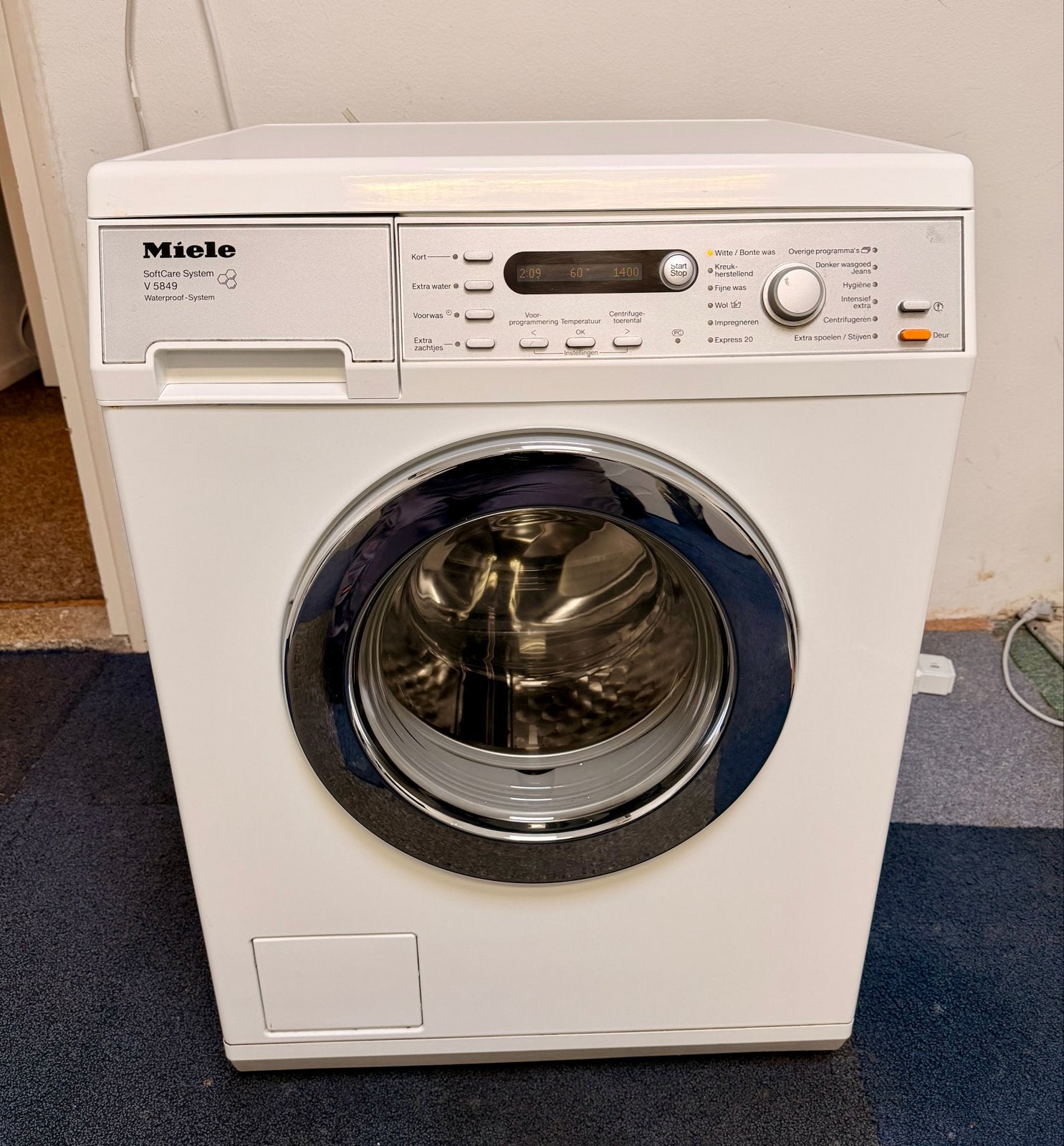 Miele SoftCare System V 5849 Wasmachine - Zo goed als nieuw, Witgoed en Apparatuur, Wasmachines, Germany, Www.miele.com, Ophalen of Verzenden