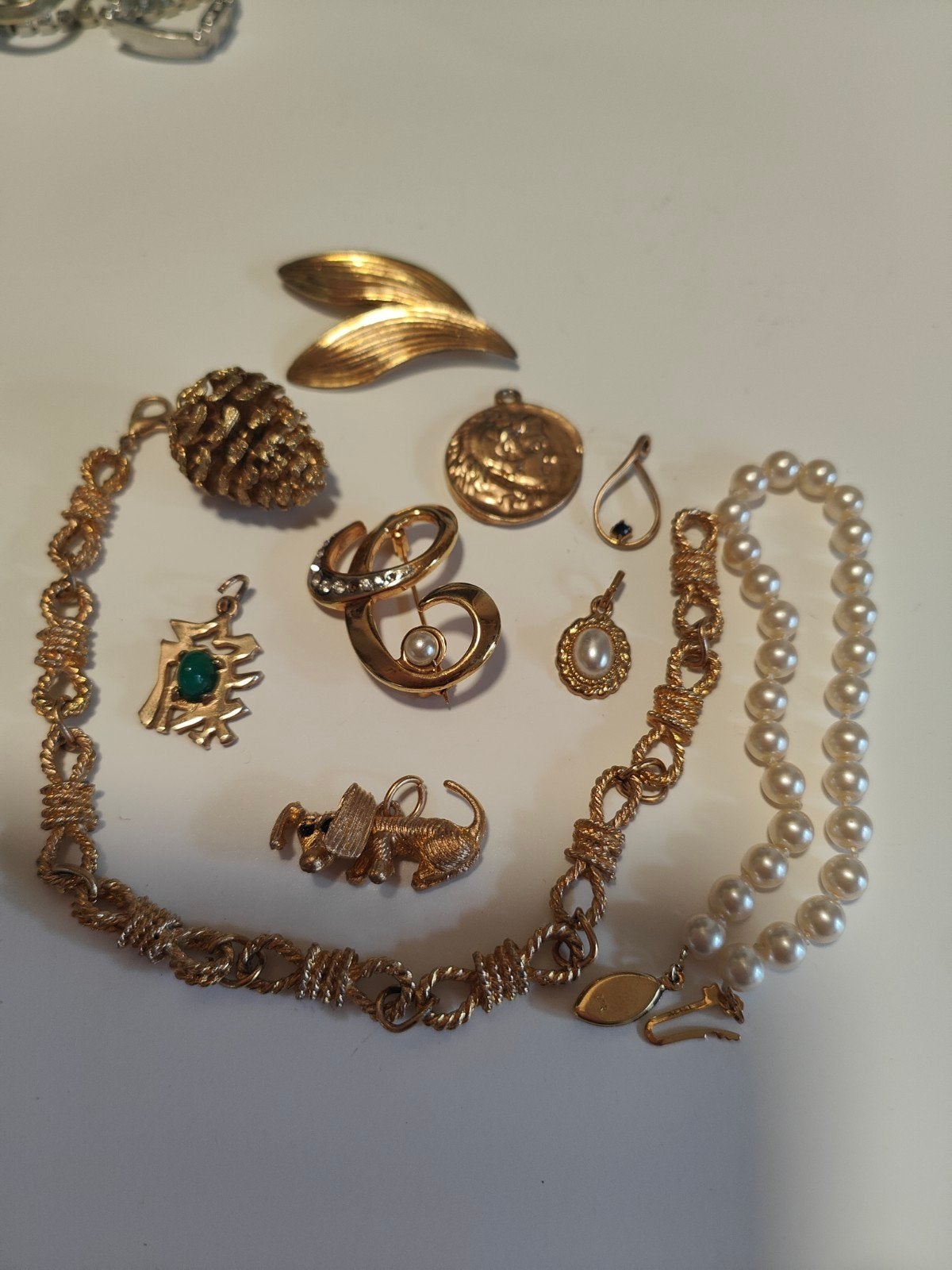 Ger. Marie Nr.10.Vin 10-delige sieraden set - Goudkleurig, Sieraden, Tassen en Uiterlijk, Antieke sieraden, Ophalen of Verzenden