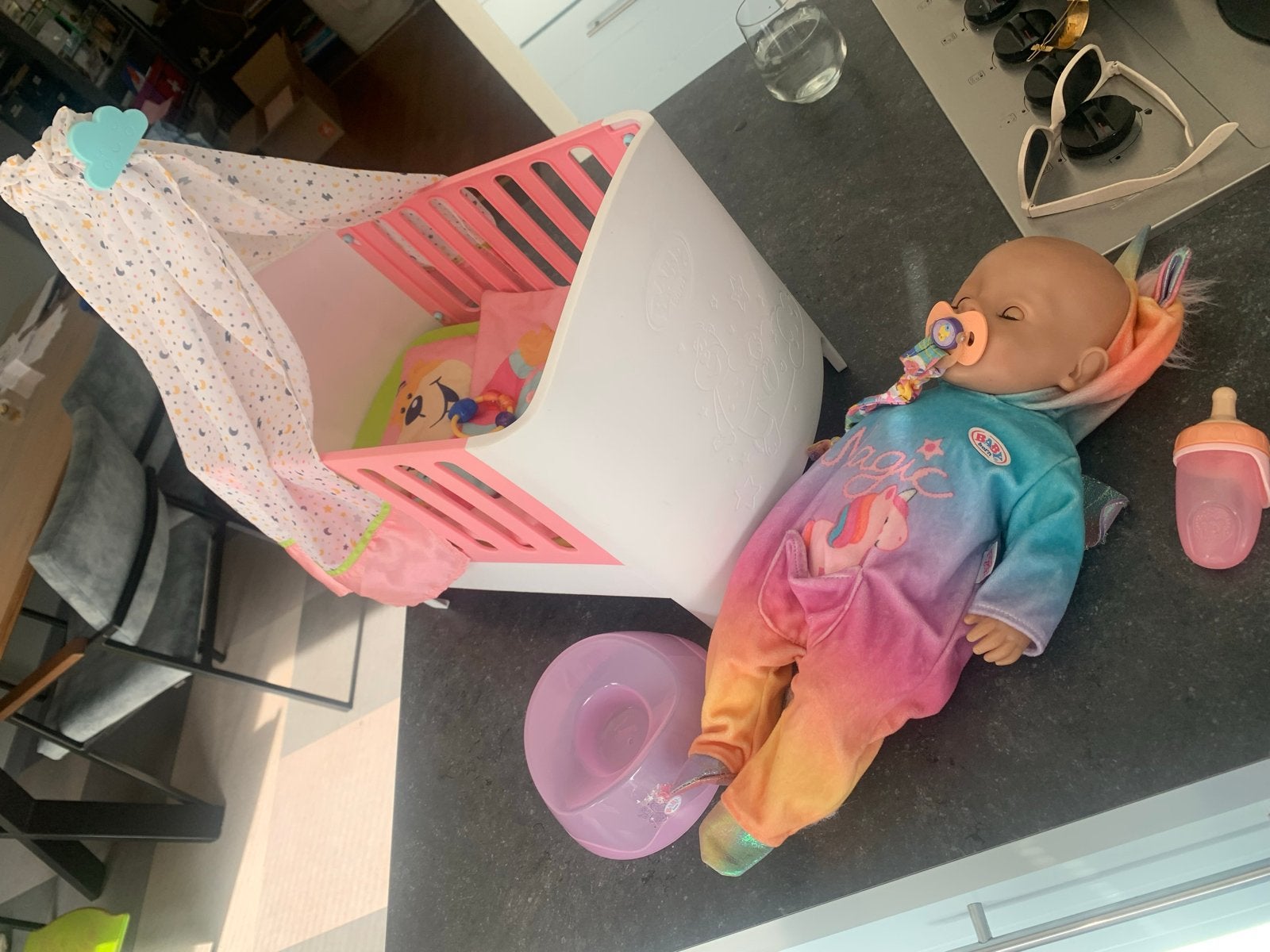 Baby Born pop met bedje en accessoires, Ophalen of Verzenden, Gebruikt, Babypop
