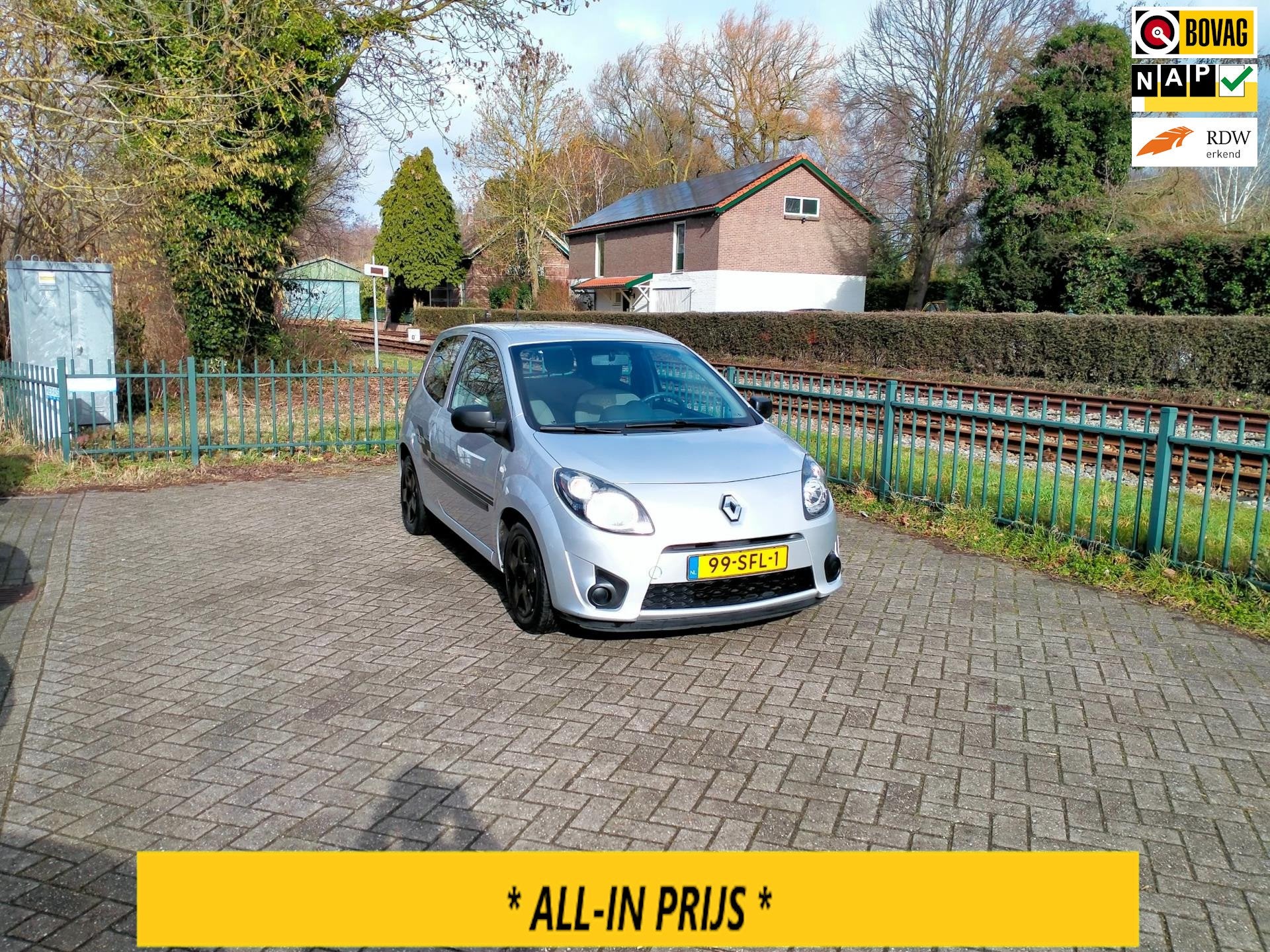 Renault Twingo 1.2-16V Authentique Airco ALLINPRIJS, Gebruikt, Zwart, 4 cilinders, 4 stoelen