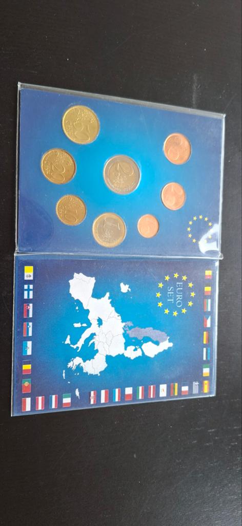Eurosetje spanje 2001 bieden, Postzegels en Munten, Munten | Europa | Euromunten, Ophalen of Verzenden, Spanje, 2 euro