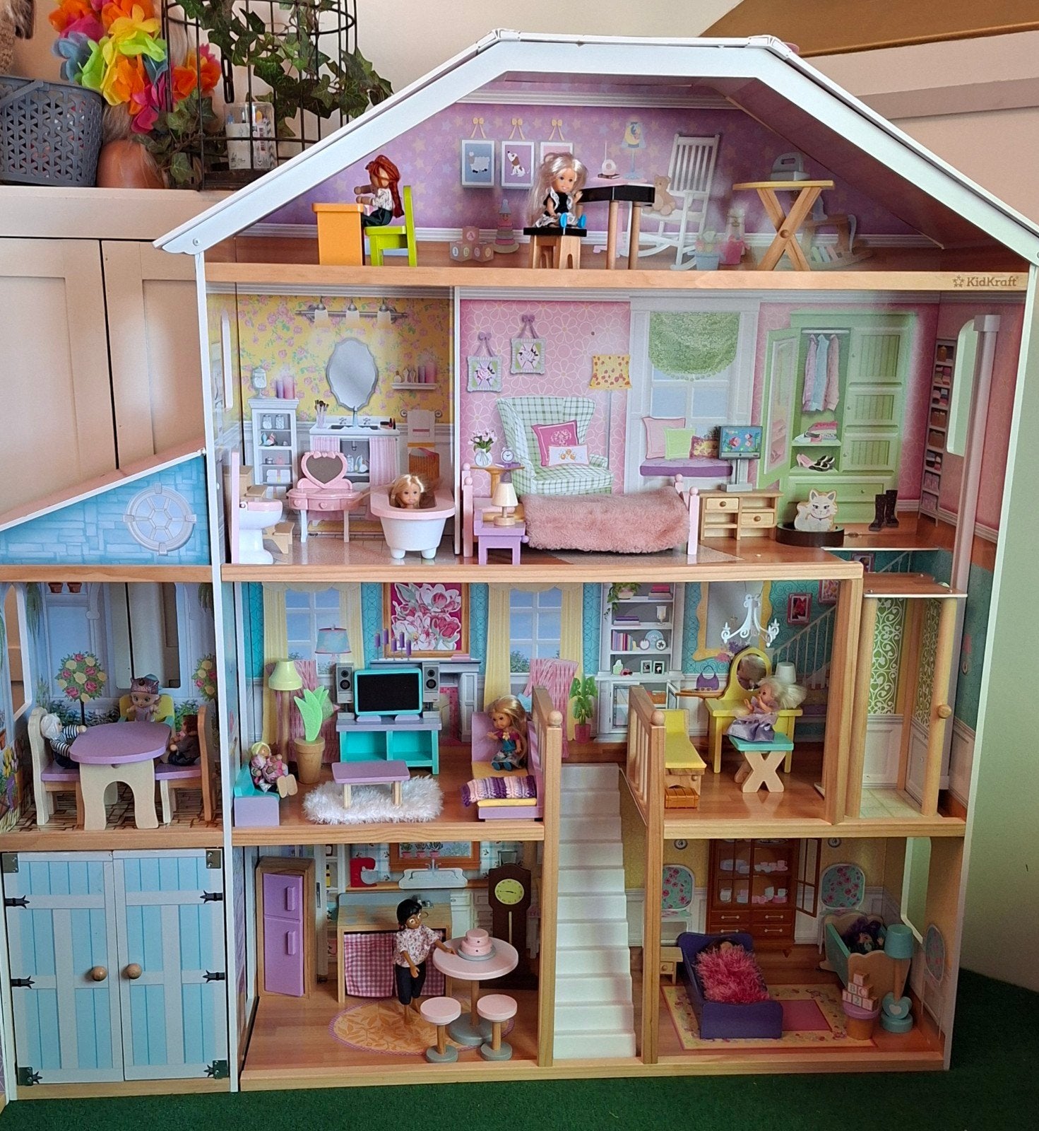 Groot Houten Poppenhuis met Meubels en Poppen, Ophalen of Verzenden