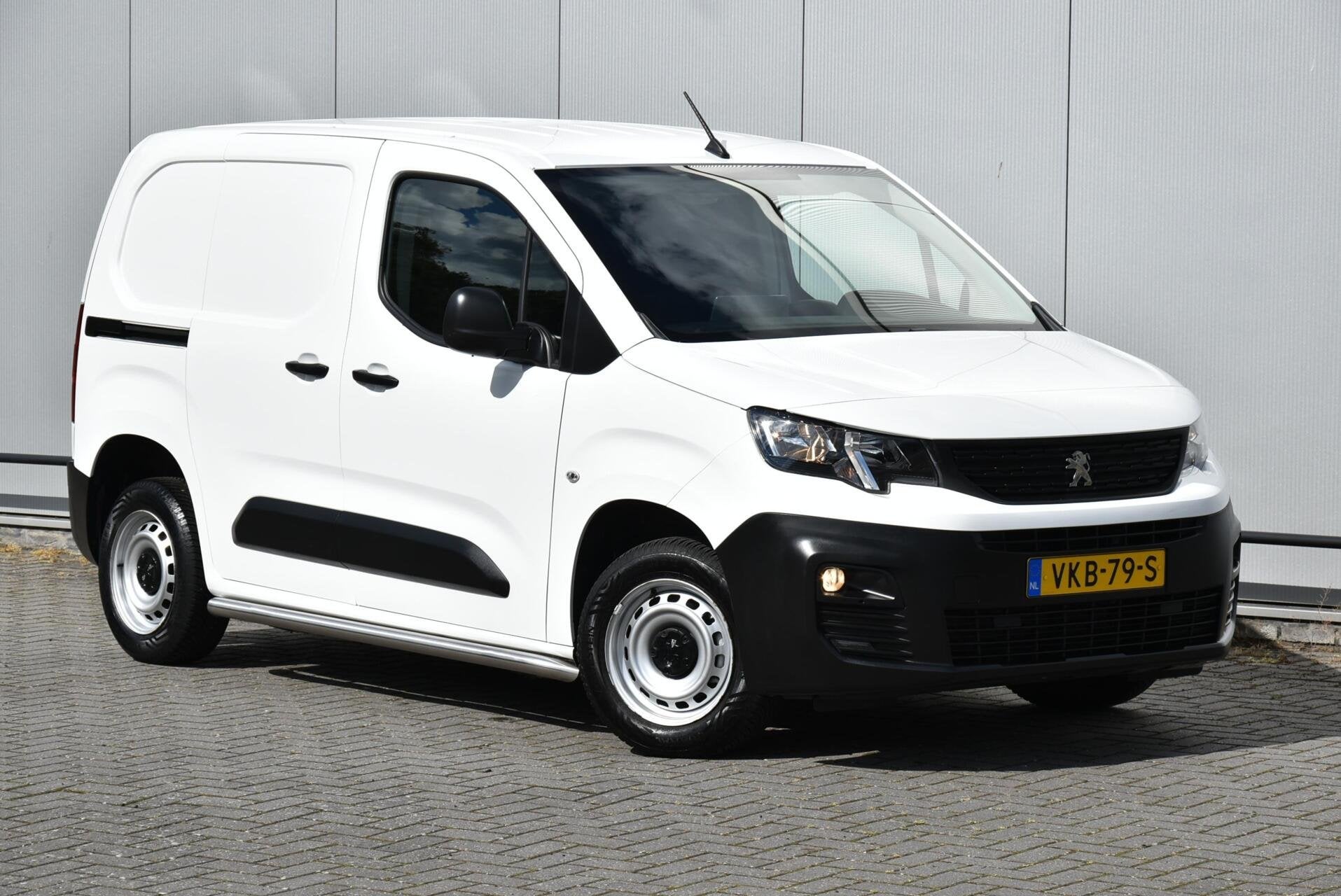 Peugeot Partner 1.5 BlueHDI Airco Camera Navi Apple Carplay, 1350 kg, Stof, Gebruikt, 4 cilinders