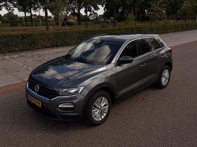 Volkswagen T-Roc 1.5 TSI 150pk 7-DSG 2019 Grijs, Stof, 1498 cc, 4 cilinders, Navigatiesysteem