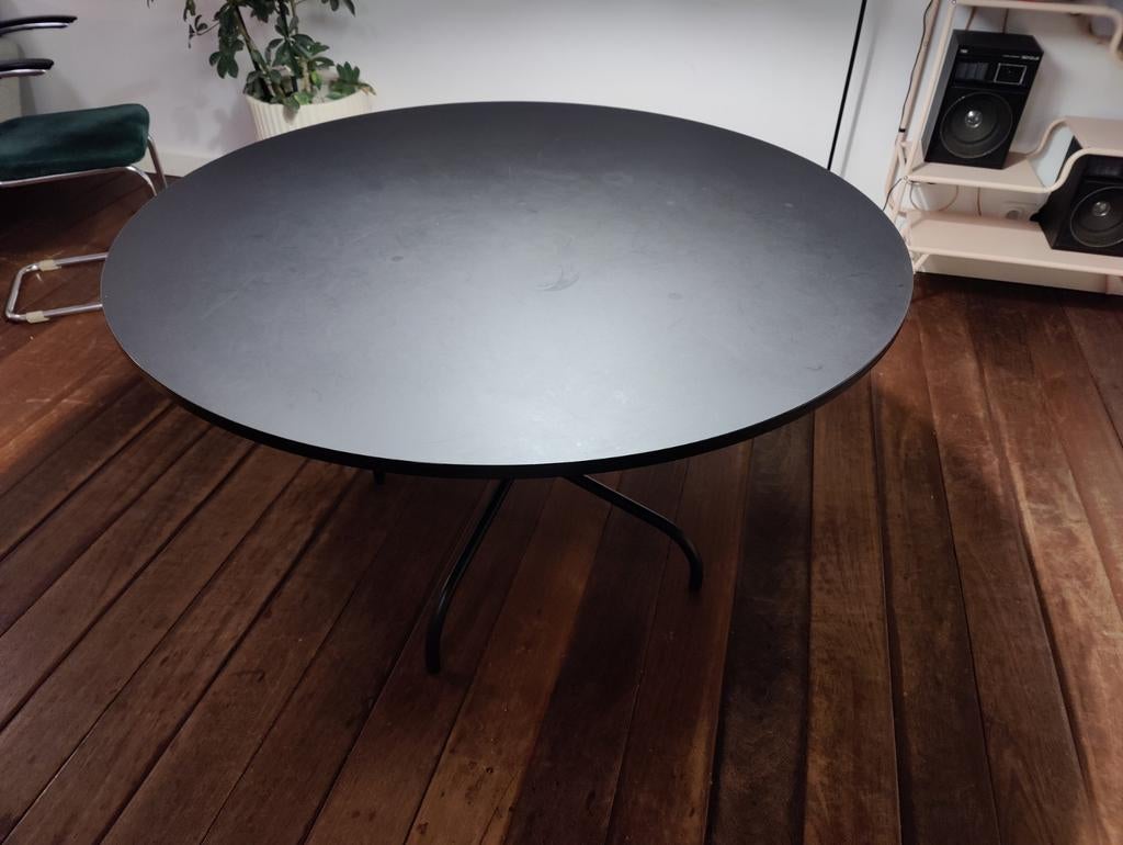FÉST Amsterdam Friday eettafel - zwart - Ø 120 cm, Huis en Inrichting, Ophalen, Gebruikt, Modern, Scandinavisch, Minimalistisch