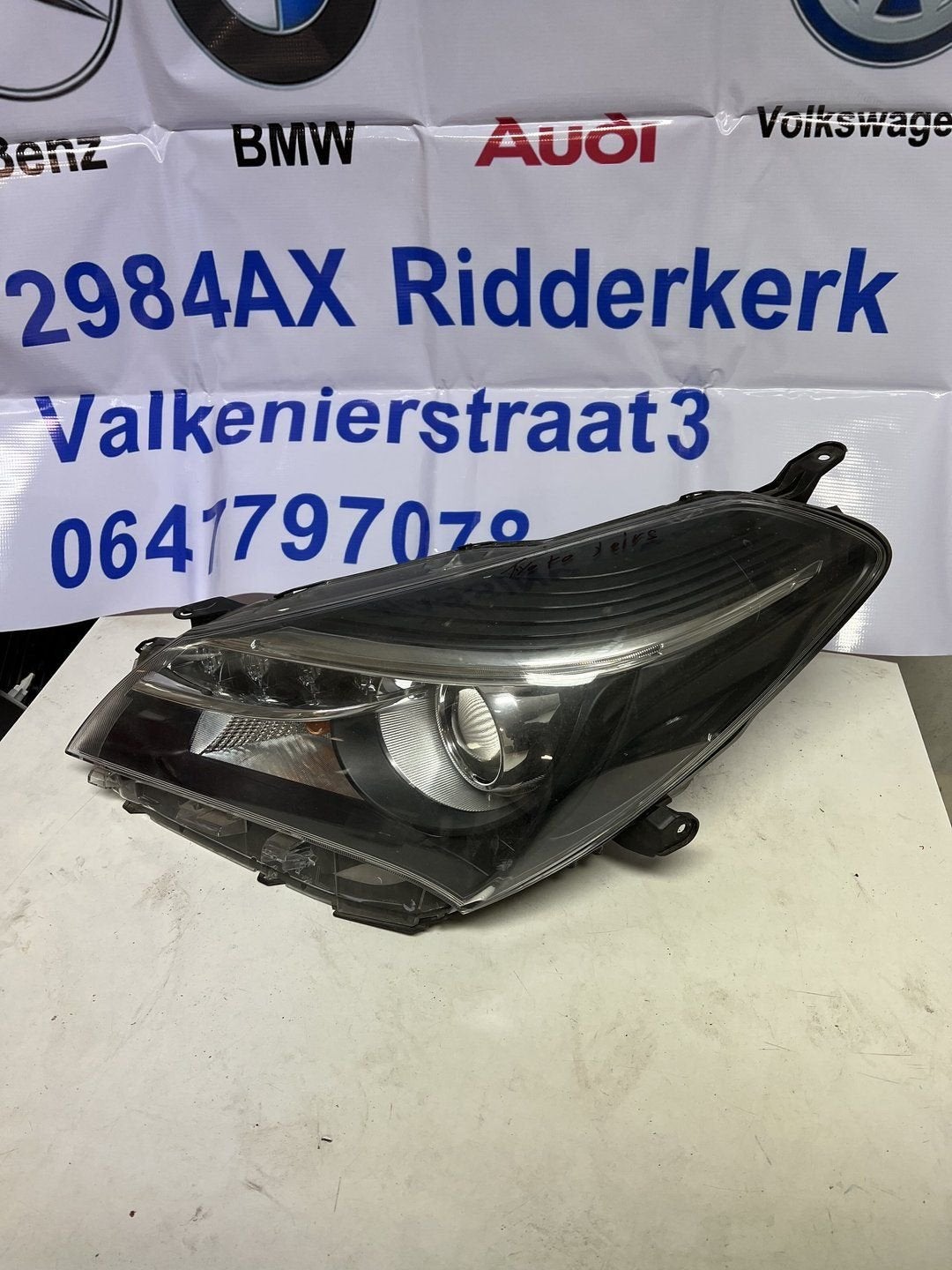 Toyota aygo koplamp links, Gebruikt, -, -, Ophalen of Verzenden