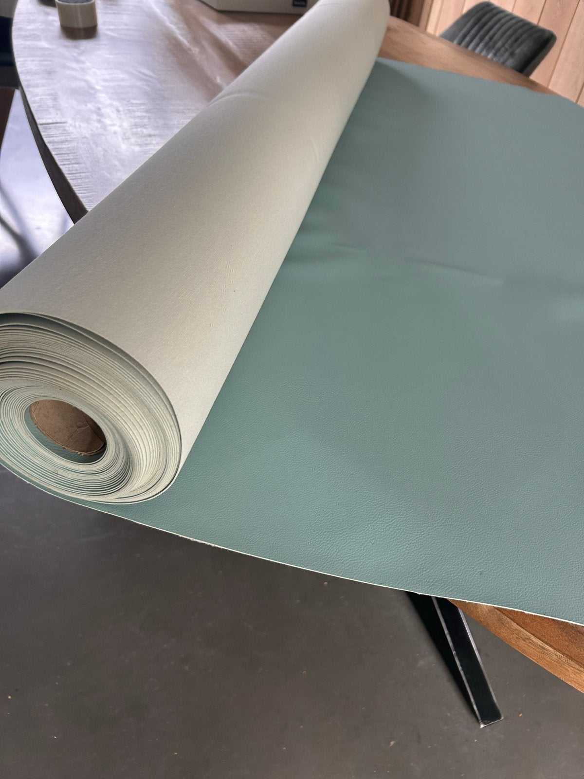 Nieuw kunstleer op rol - baby blauw / licht blauw. 15,5m, Ophalen, Blauw, 120 cm of meer, Leer of Kunstleer