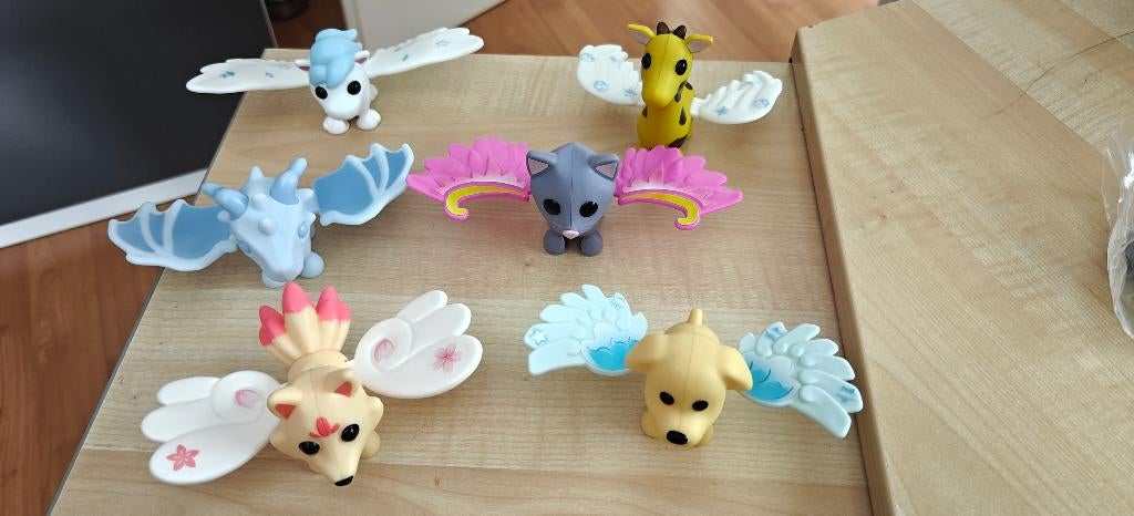 Adopt Me happy meal figuren, Ophalen of Verzenden, Zo goed als nieuw