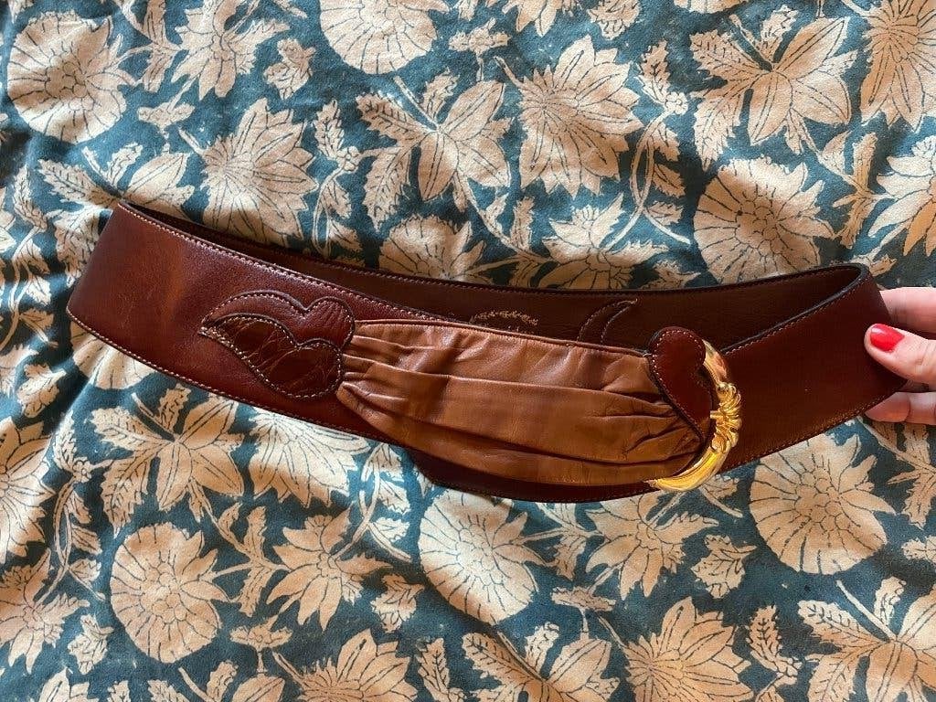 Vintage leren design riem Theodore Vrasidas goudkleurig gesp, Echt leder, Heupriem, Ophalen of Verzenden, Zo goed als nieuw