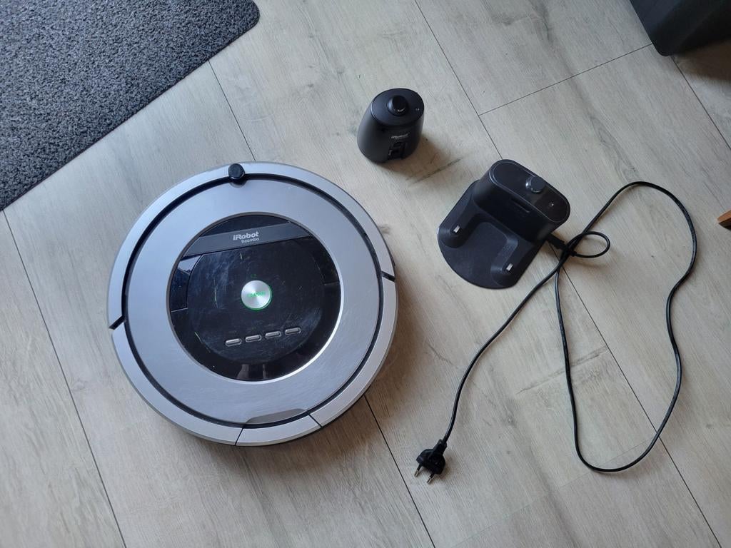 iRobot Roomba 886 Robotstofzuiger met Laadstation, Witgoed en Apparatuur, Stofzuigers, Ophalen, Gebruikt, Robotstofzuiger, Minder dan 1200 watt