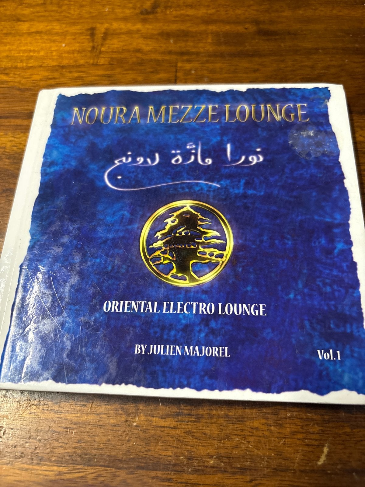 CD Noura Mezze Lounge Vol.1 - Oriental Electro Lounge CD, Ophalen of Verzenden, Gebruikt, Album, Inclusief boekje