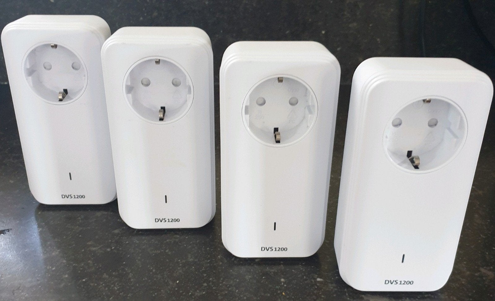 Devolo adapter dvs-1200 4 stuks internet via stopcontact, Ophalen of Verzenden