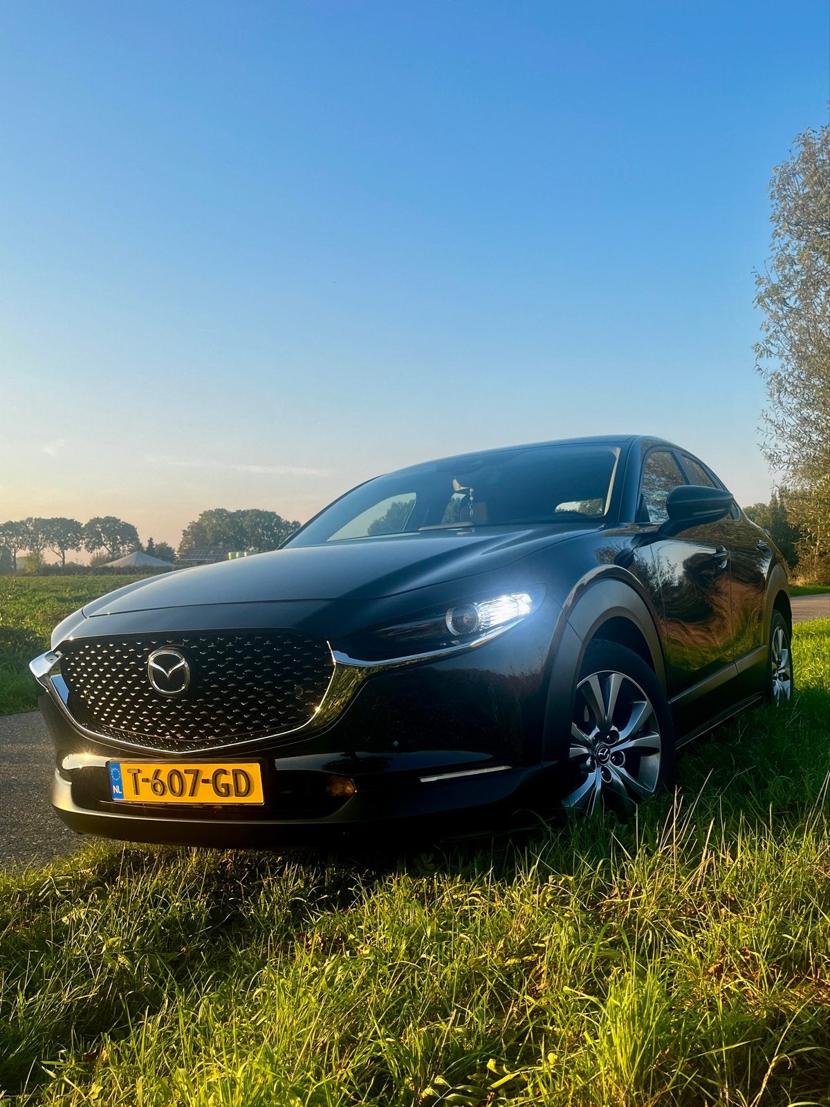 Mazda CX-30 Skyactiv-g 122pk Aut 2019 Zwart, Automaat, 1998 cc, 4 cilinders, Grijs