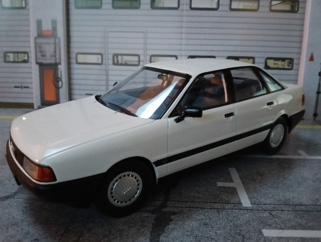 Audi 80 B3 1987 Alpine White Triple9 1:18, Hobby en Vrije tijd, Modelauto's | 1:18, Ophalen of Verzenden, Zo goed als nieuw, Auto