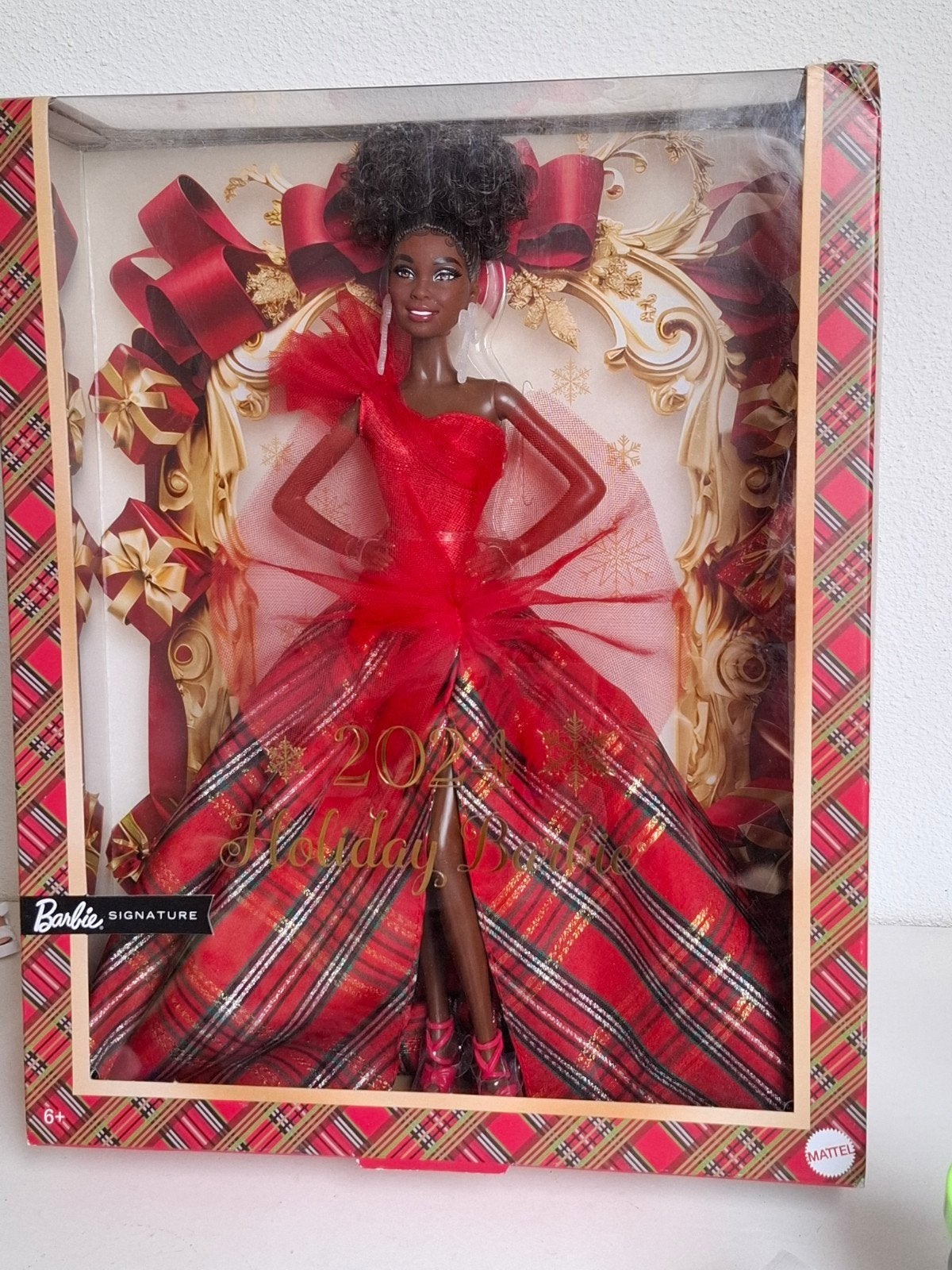 Barbie signature 2024 Holiday, Verzamelen, Poppen, Ophalen of Verzenden, Gebruikt, Fashion Doll