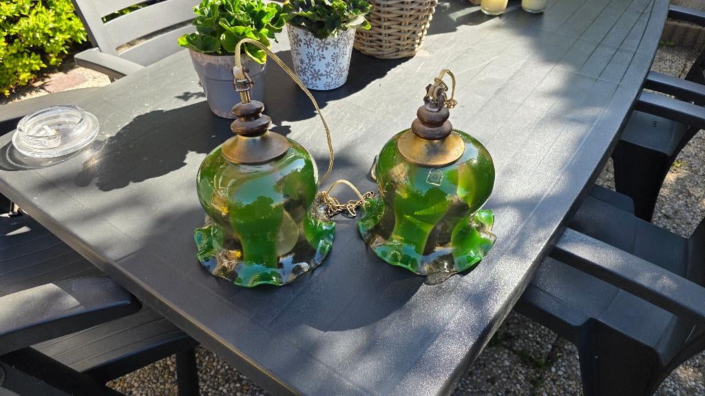 2 groene glazen retro kelk hanglampen ., Huis en Inrichting, Lampen | Hanglampen, 50 tot 75 cm, Ophalen of Verzenden, Retro, Glas