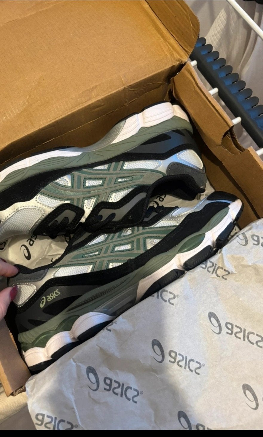Asics gel. Zwart/grn. 43,5, maar valt 42 ruim (new), Zwart, Nieuw, Ophalen of Verzenden, Sneakers of Gympen