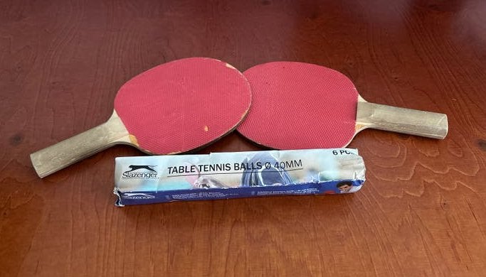 Tafeltennis setje: batjes en balletjes (gratis), Ophalen, Gebruikt, Net, Batje(s) of Balletje(s)