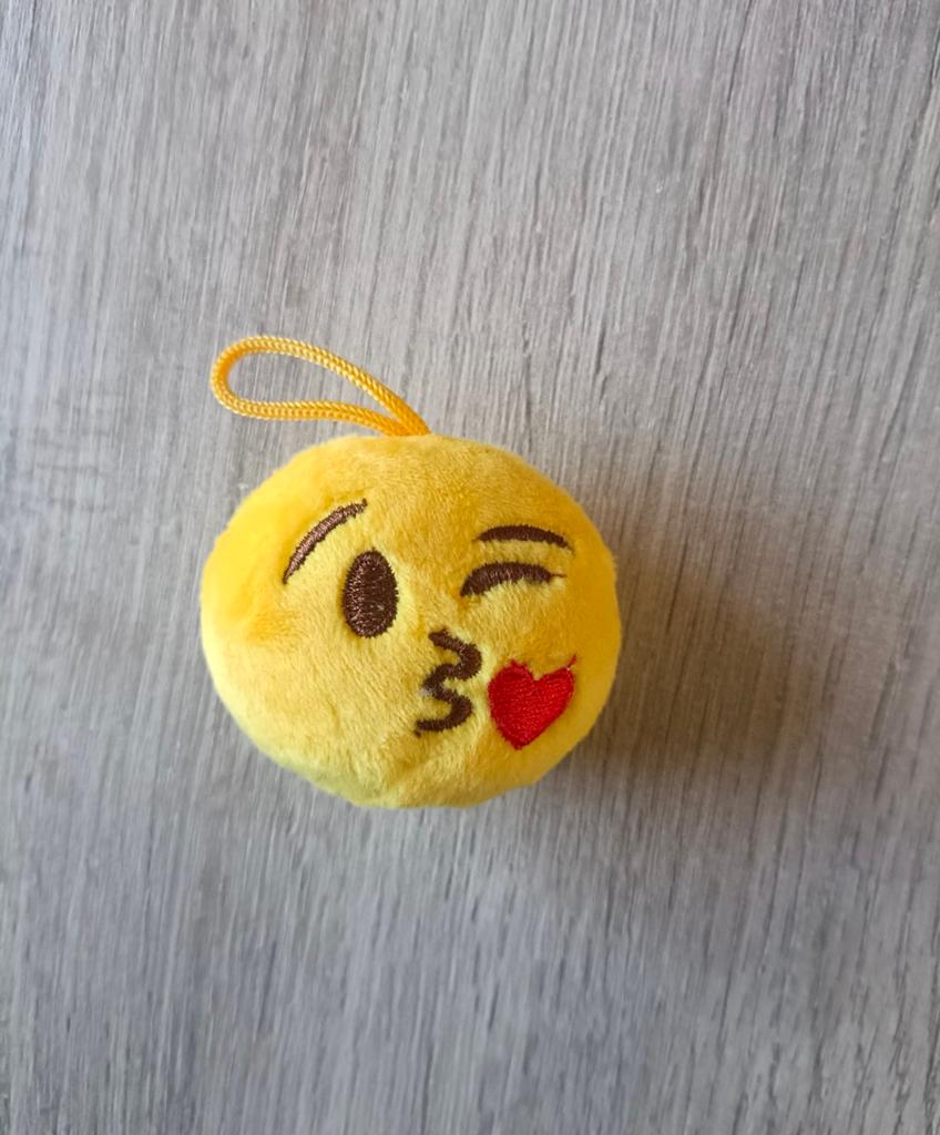 Leuke Emoji Kus Knuffel Sleutelhanger, Verzamelen, Sleutelhangers, Verzenden, Zo goed als nieuw, Knuffel of Figuurtje
