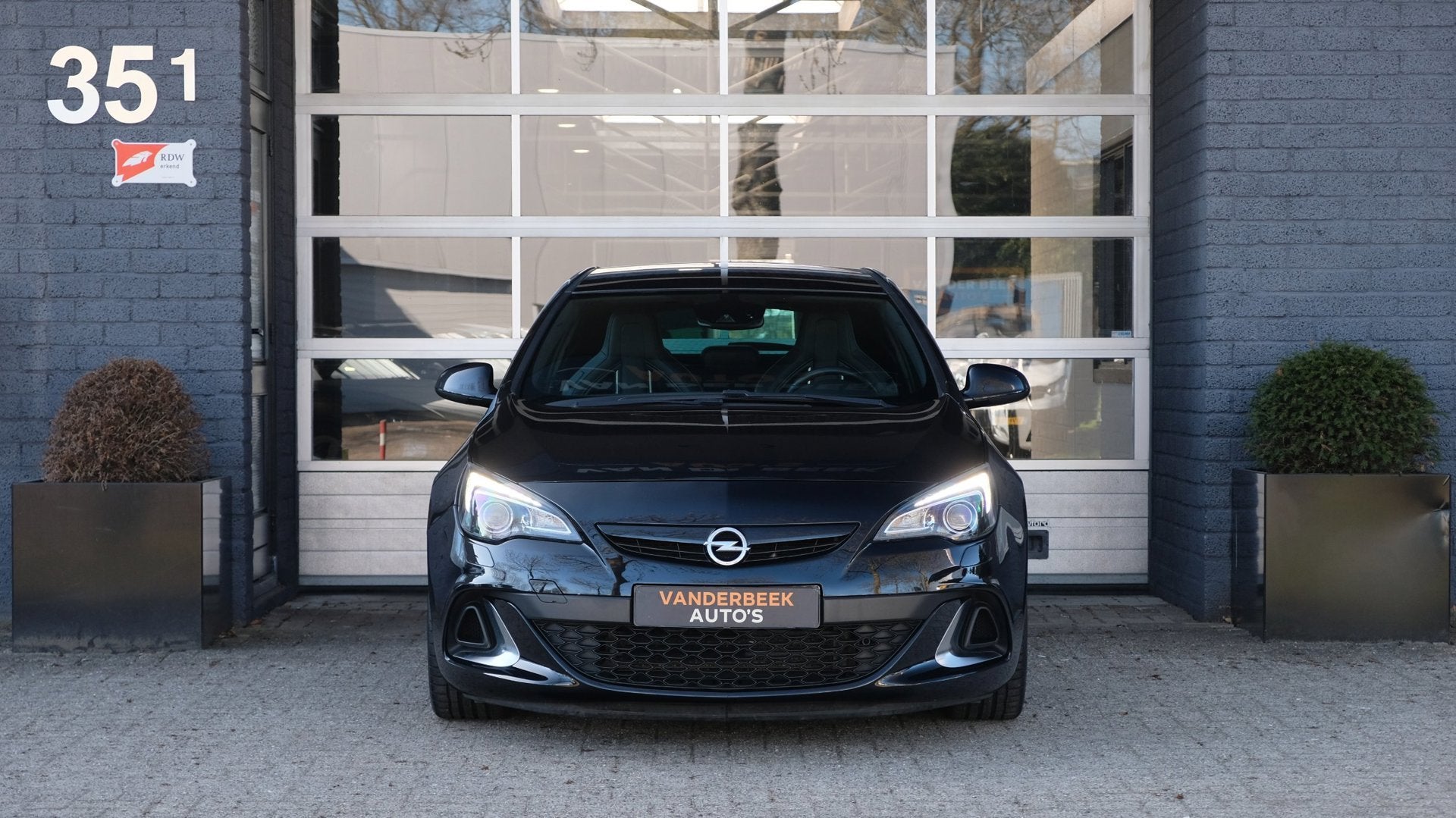 Opel ASTRA GTC 2.0 Turbo OPC 280PK NAVI LEDER VOL!, 1998 cc, Gebruikt, 4 cilinders, Zwart