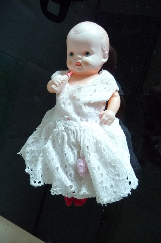 CELLILOID BABY POP MET DRINKFLESJE AAN ELKAAR, Antiek en Kunst, Verzenden