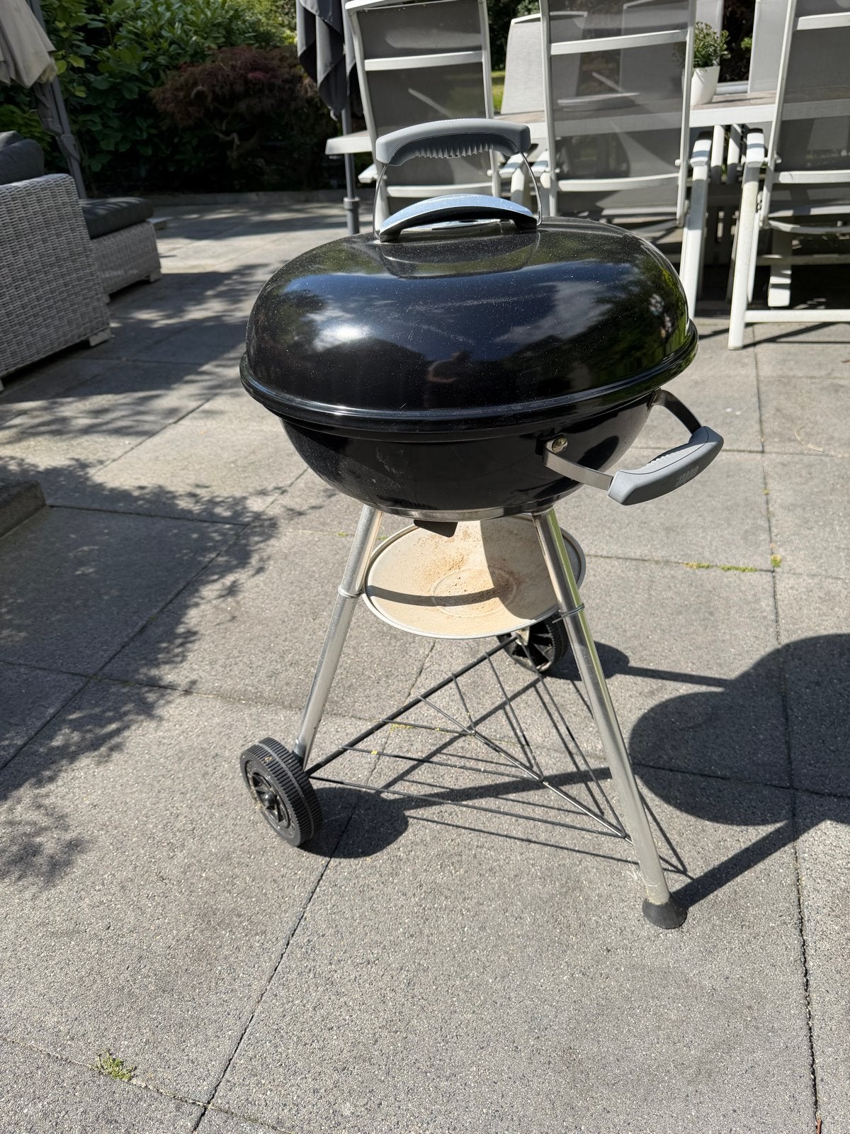 Weber BBQ compleet met briketten, houtskool en accessoires, Ophalen of Verzenden, Gebruikt
