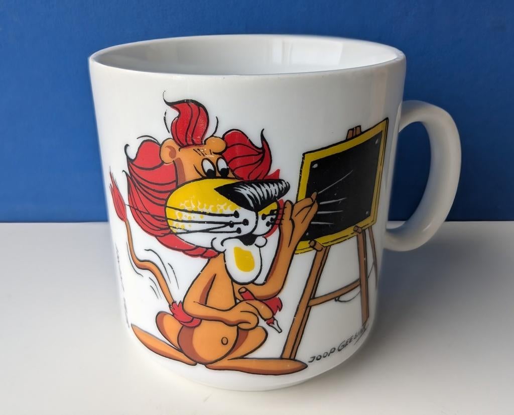 Loekie De Leeuw mok/Joop Geesink, Verzamelen, Ophalen of Verzenden, Gebruikt, Tv, Gebruiksvoorwerp