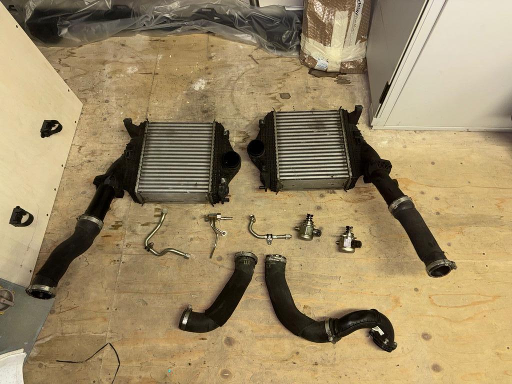 Lamborghini Urus Inlaatsysteem / Intercooler Origineel, Auto-onderdelen, Motor en Toebehoren, Ophalen, Gebruikt, Overige automerken