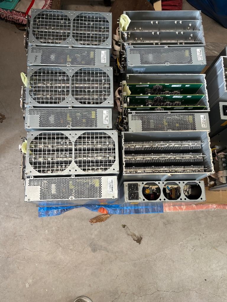 Antminer S19, Computers en Software, Servers, Zo goed als nieuw, Onbekend, Ophalen