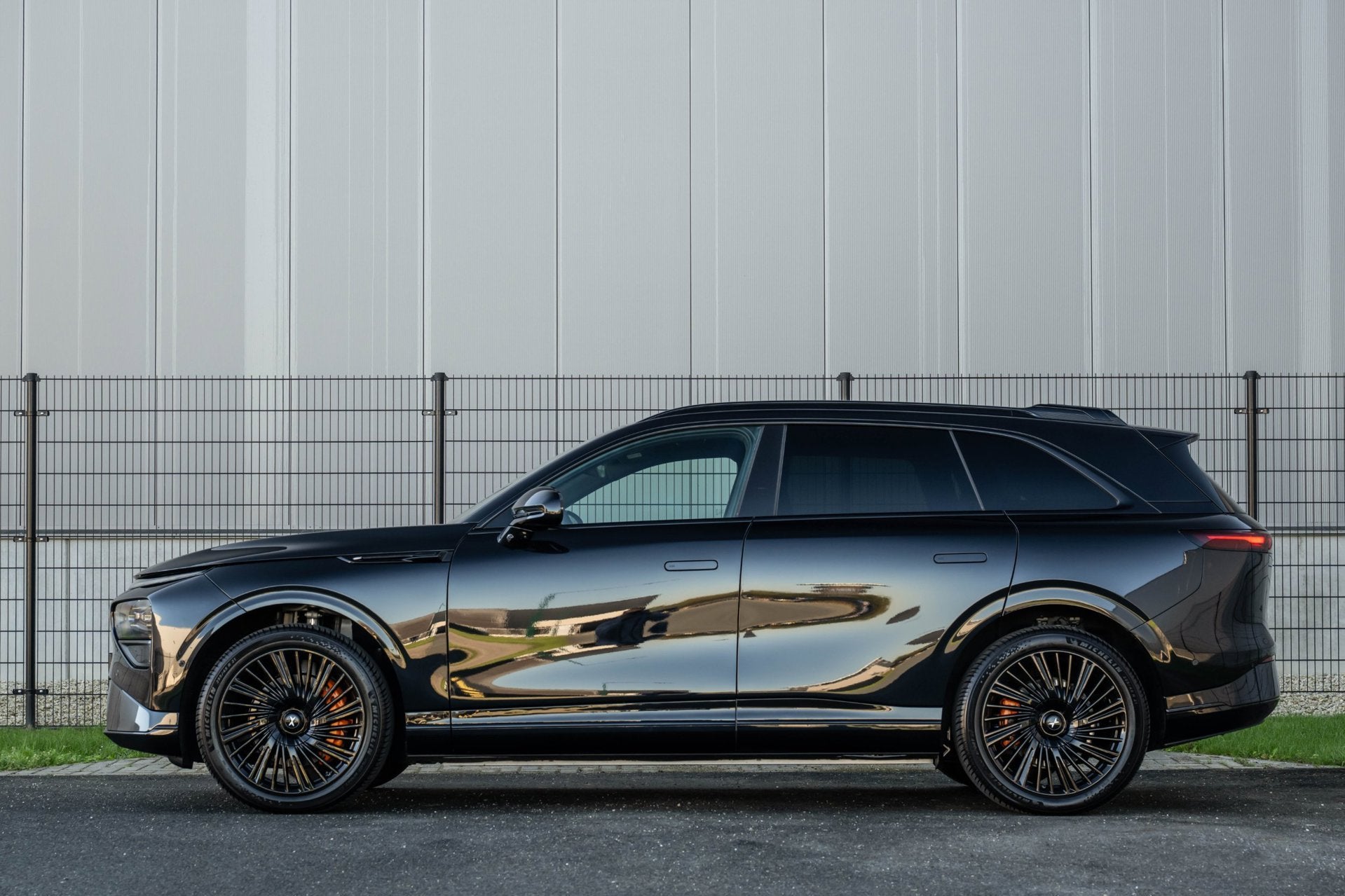 Xpeng G9 AWD Performance 94,6 kWh Black Edition|Premium|Trek, Auto's, Automaat, Dealer onderhouden, Gebruikt, 2395 kg