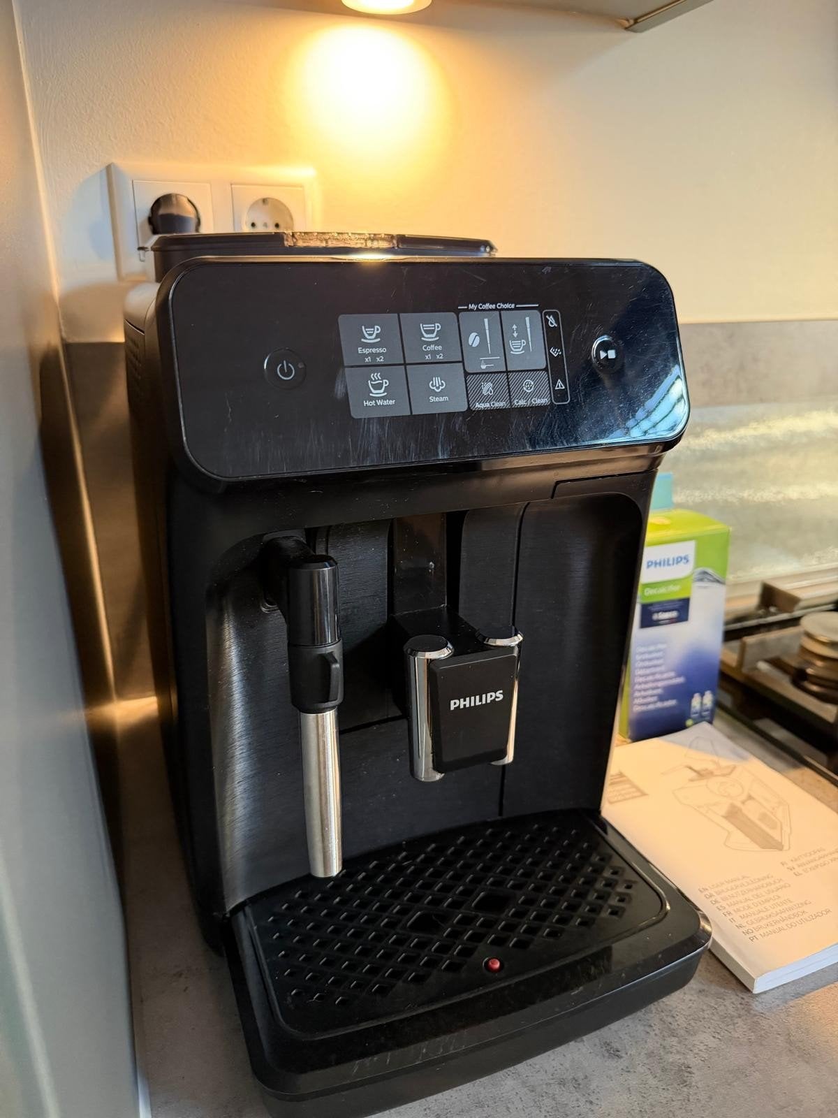 Bonenmachine Philips 1200 serie EP1220/00 – Volautomatische, Ophalen, Zo goed als nieuw, Zwart