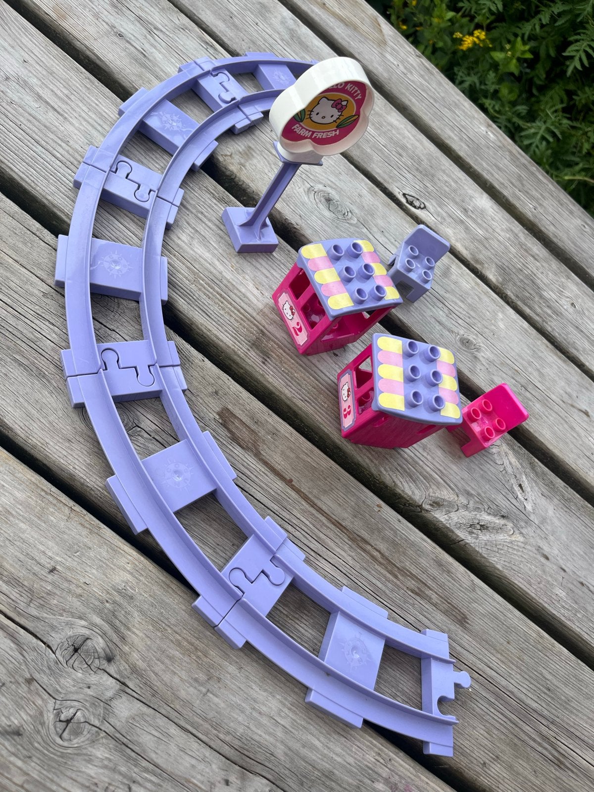 Hello Kitty treinbaan en blokken - Zo goed als nieuw, Ophalen of Verzenden, Zo goed als nieuw, Overige merken