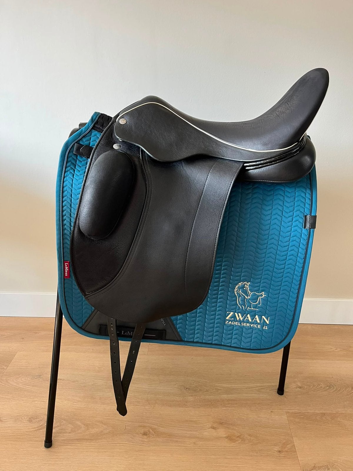 Frank Baines Andante Mono dressuurzadel 17,5” boommaat M, Ophalen of Verzenden, Zo goed als nieuw, Dressuur
