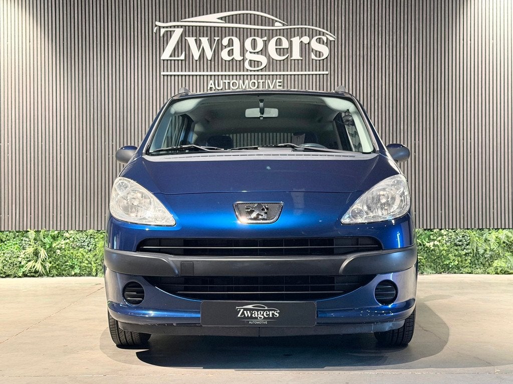 Peugeot 1007 1.4 Urban | Automaat | Nap | Hoge instap, Auto's, Zwart, 4 cilinders, 49 €/maand, Origineel Nederlands