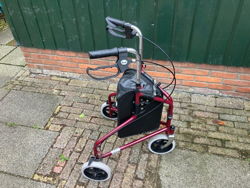 rollator TRI walker drive tw011R met handremmen, Ophalen, Opvouwbaar, Zo goed als nieuw