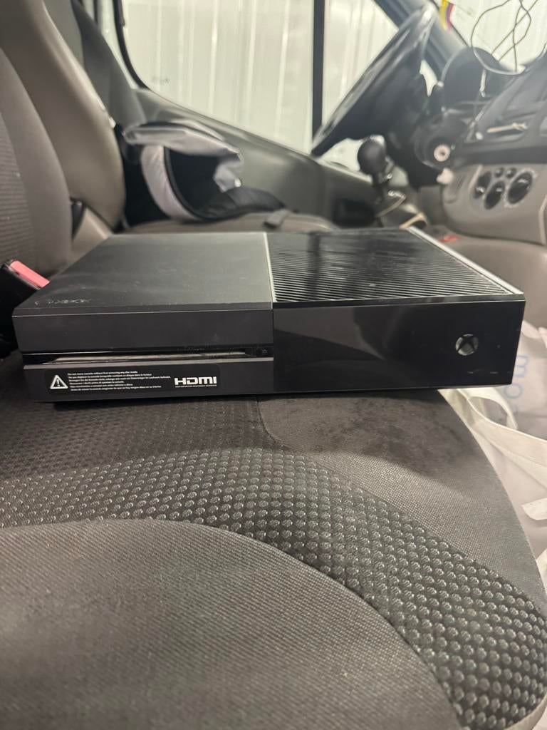 Xbox One met controller en alle kabels, Spelcomputers en Games, Spelcomputers | Xbox One, Gebruikt, Xbox One, Met 1 controller