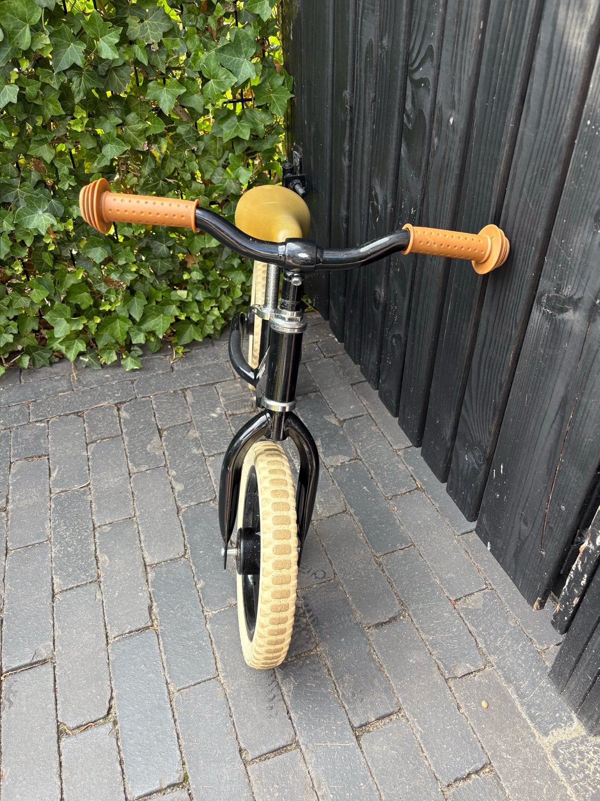 Kiddy Cruiser Loopfiets - Zwart met Crème Banden, Ophalen of Verzenden, Gebruikt, Minder dan 16 inch