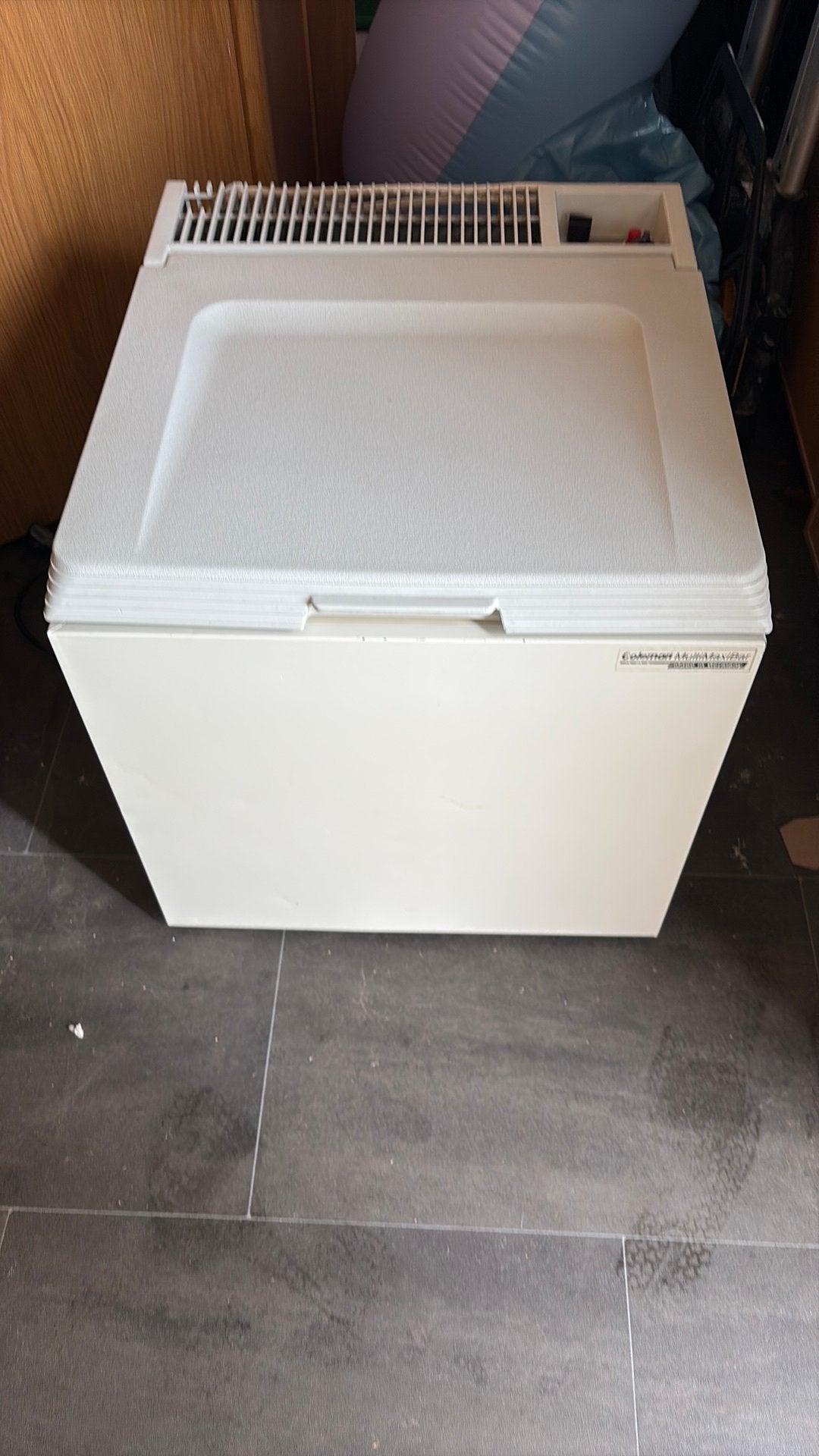 Camping koelbox 230 v 12 v en gas., Ophalen, Gebruikt, Minder dan 85 cm, Minder dan 60 cm