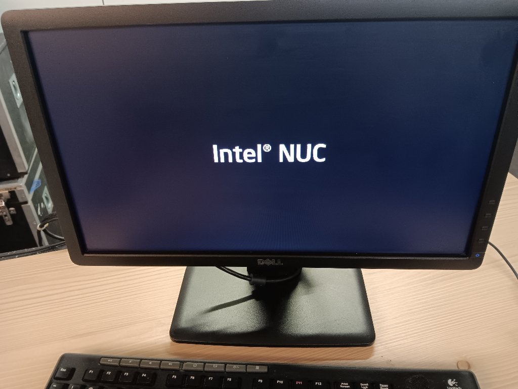 Intel core i5 Nuc7  Mini Pc Windows 11 met monitor, Computers en Software, Ophalen, Met monitor, Intel NUC, Zo goed als nieuw