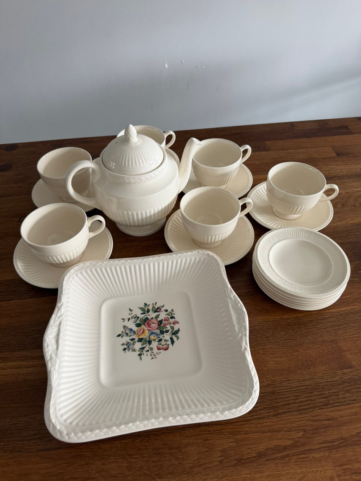 Wedgwood Edme theeservies 20-delig, Klassiek, Ophalen of Verzenden, Zo goed als nieuw, Compleet servies