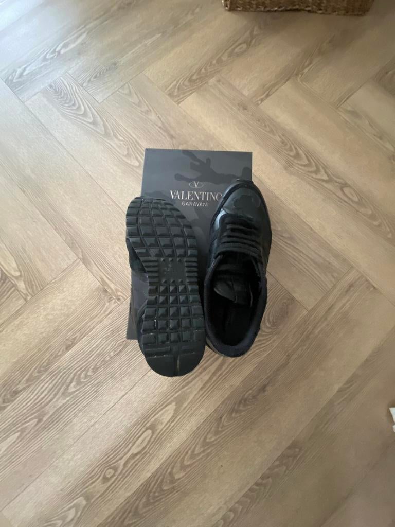 Valentino Garavani sneakers - Maat 41 - Zo goed als nieuw, Zwart, Ophalen of Verzenden, Sneakers of Gympen, Zo goed als nieuw