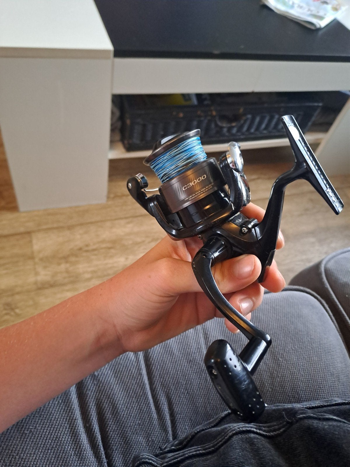 Shimano molen 2500 met gevlochten lijn, Ophalen of Verzenden, Zo goed als nieuw, Molen
