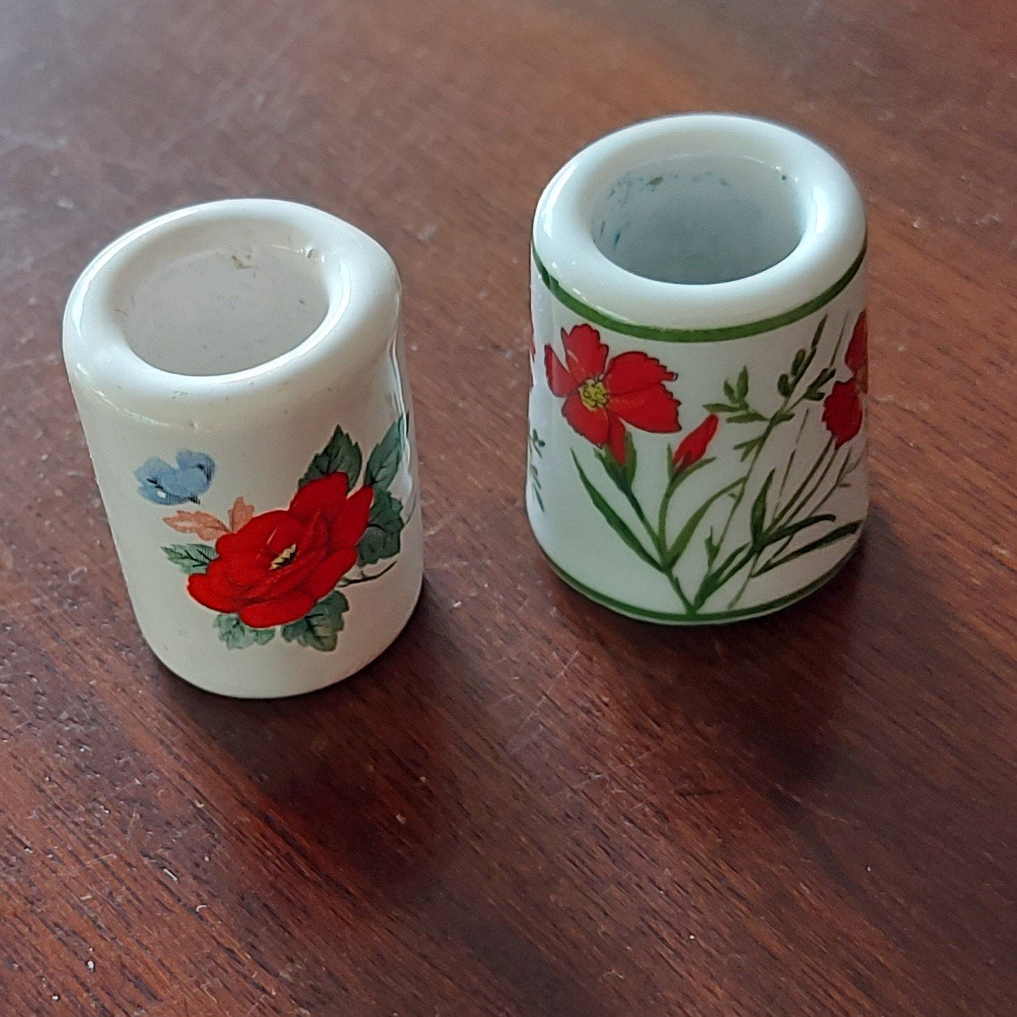 2 stenen mini kandelaartjes voor kleine kaarsjes, Overige materialen, Wit, Ophalen of Verzenden, Zo goed als nieuw