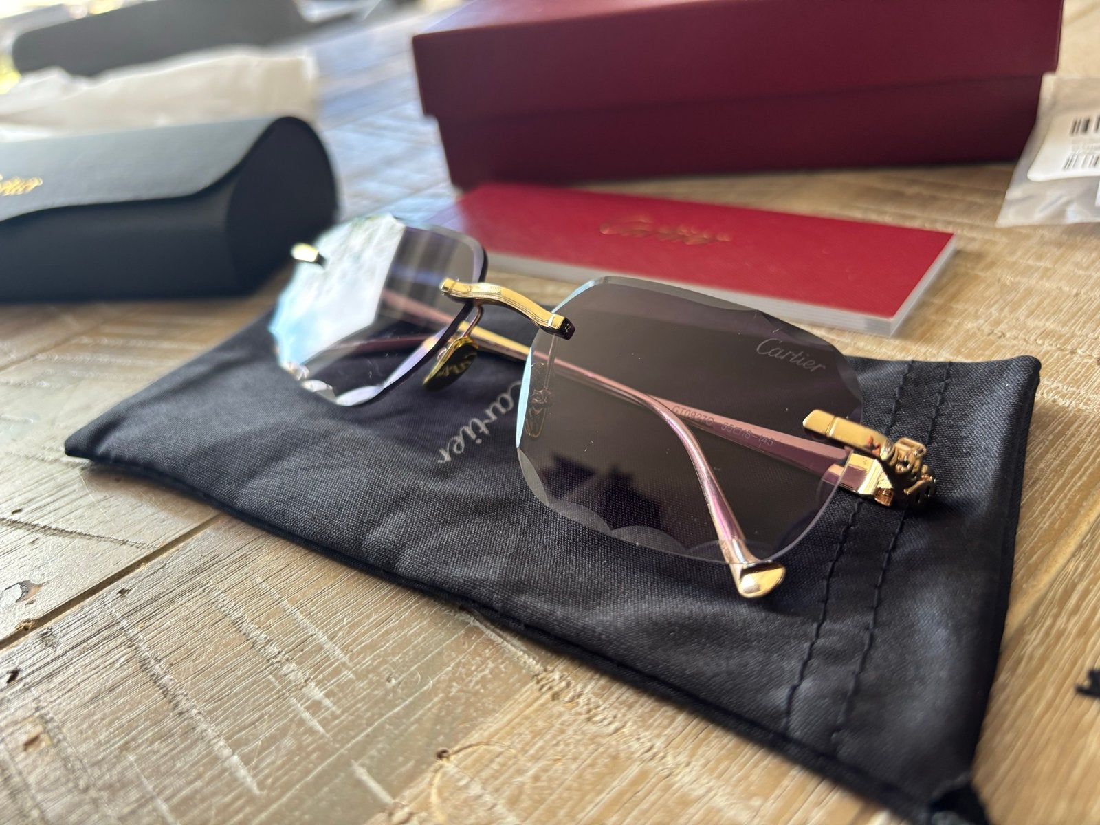 Cartier zonnebril met alle toebehoren, Overige merken, Zonnebril, Overige kleuren, Ophalen of Verzenden