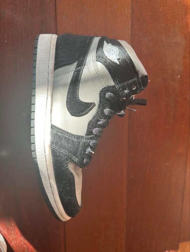 Jordan 1 High OG Twist 2.0 (Pony Hair) - Maat 37,5, Zwart, Ophalen of Verzenden, Sneakers of Gympen, Zo goed als nieuw